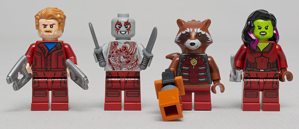 76286 minifigures front