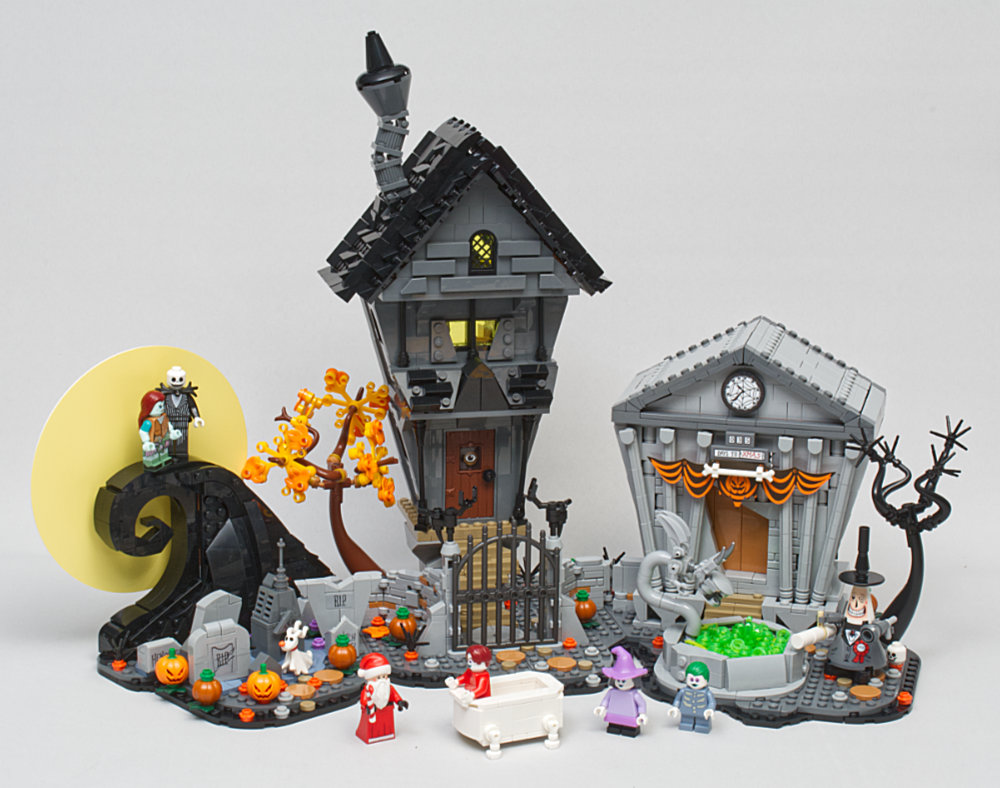 LEGO 21351 Tim Burton’s The Nightmare Before Christmas Set