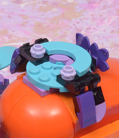 bird saddle with side flaps down