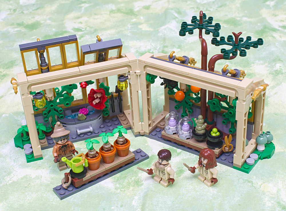 LEGO 76445 Hogwarts Castle: Herbology Class Set
