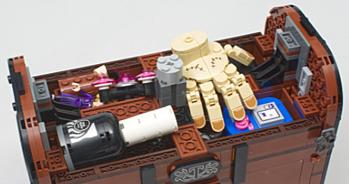 trunk with top full