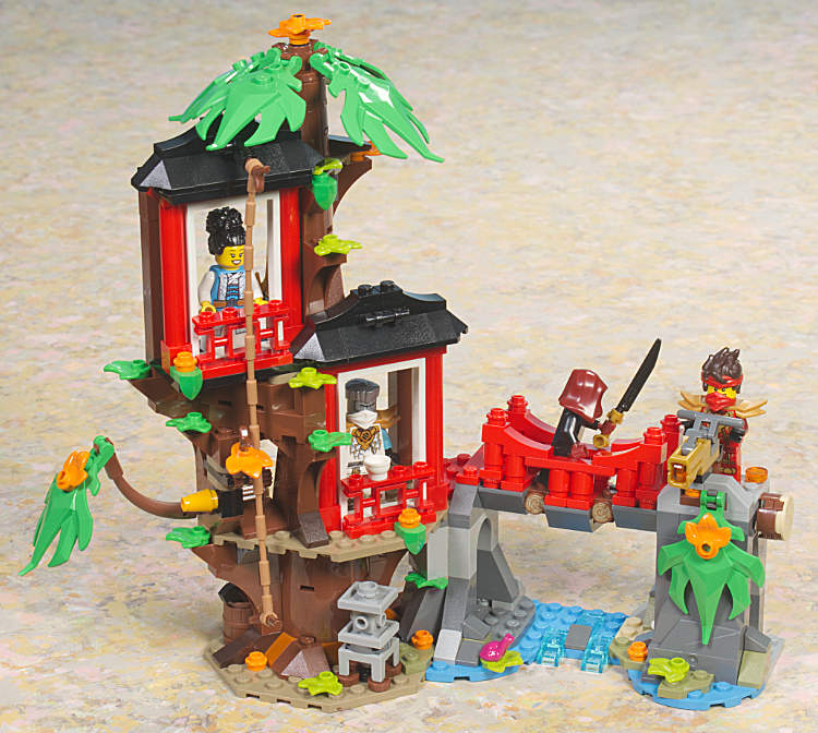 treehouse front side