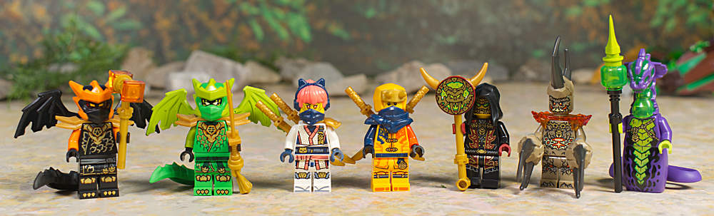 minifigures with weapons fronts