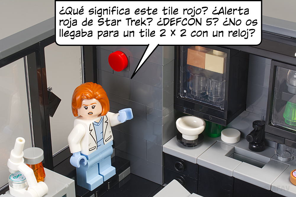 Scully: ¿Qué significa este tile rojo? ¿Alerta roja de Star Trek? ¿DEFCON 5? ¿No os llegaba para un tile 2 × 2 con un reloj?